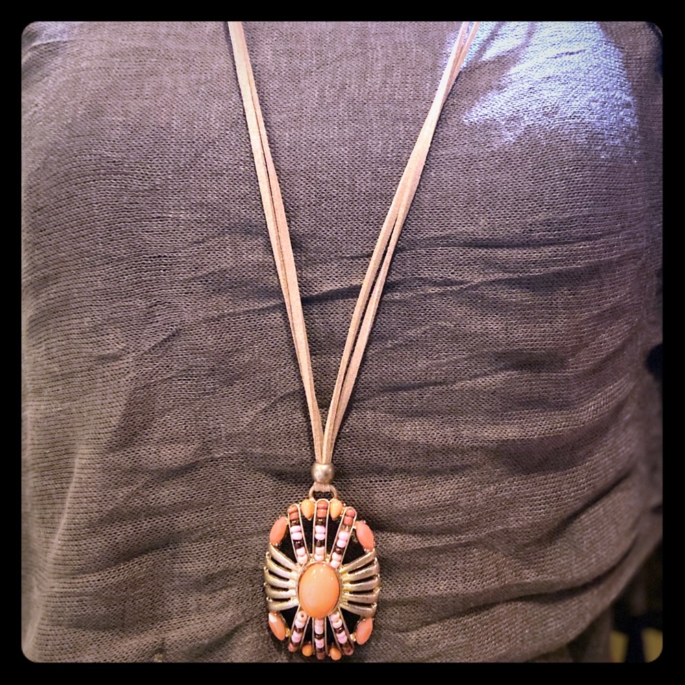 📿 Long coral colored Pendant necklace 📿